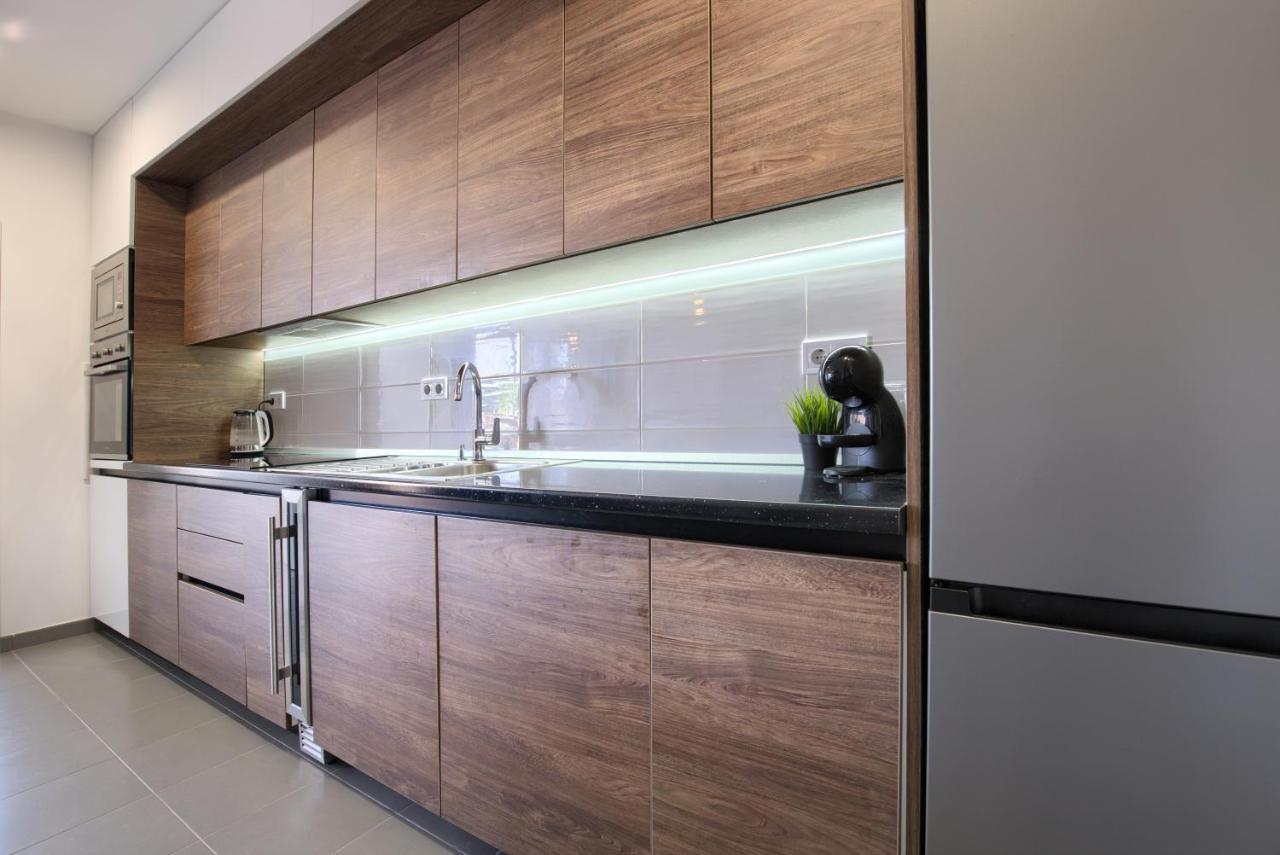 Beautiful Two-Bedroom Seaside Apartment In Premantura Bagian luar foto